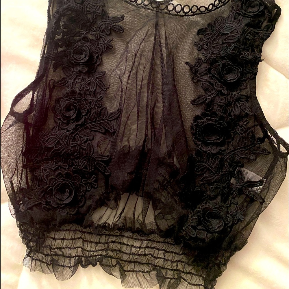Frilly shear black top